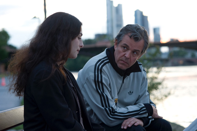 Amira Casar et Danny Huston dans "Playoff"