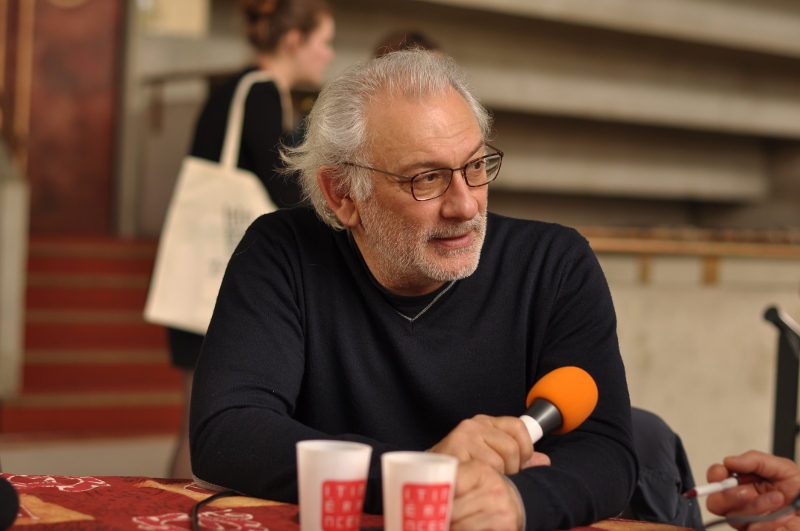 Serge Avédikian sur le plateau de Radio Grille Ouverte -Itinérances 2017, Alès © Alix Fort