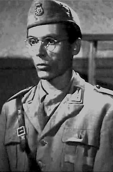 L'aumônier de L'Homme à la croix (l'acteur Alberto Tavazzi)