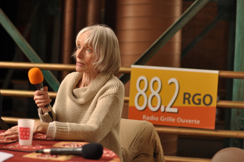 Edith Scob sur le plateau de Radio Grille Ouverte, festival Itinérances, Alès 2017 © Alix Fort