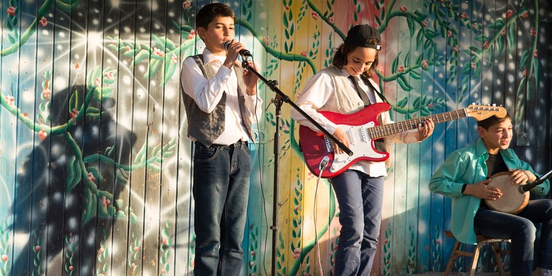 Le chanteur de Gaza, de Hany Abu-Assad   ©Cactus World Films,  Fortress Film Clinic, Full Moon Productions,  Idol Film Production, KeyFilm, Mezza Terra Media 2016