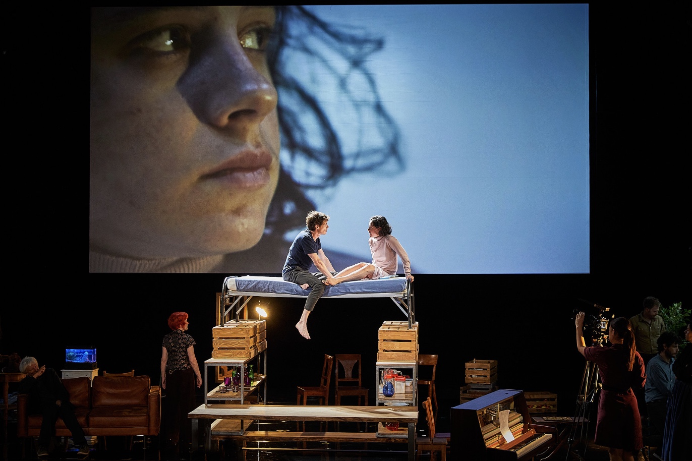 Que Veut Dire Entre Chien Et Loup Entre Chien et loup », m.e.s de Christiane Jatahy | Culturopoing